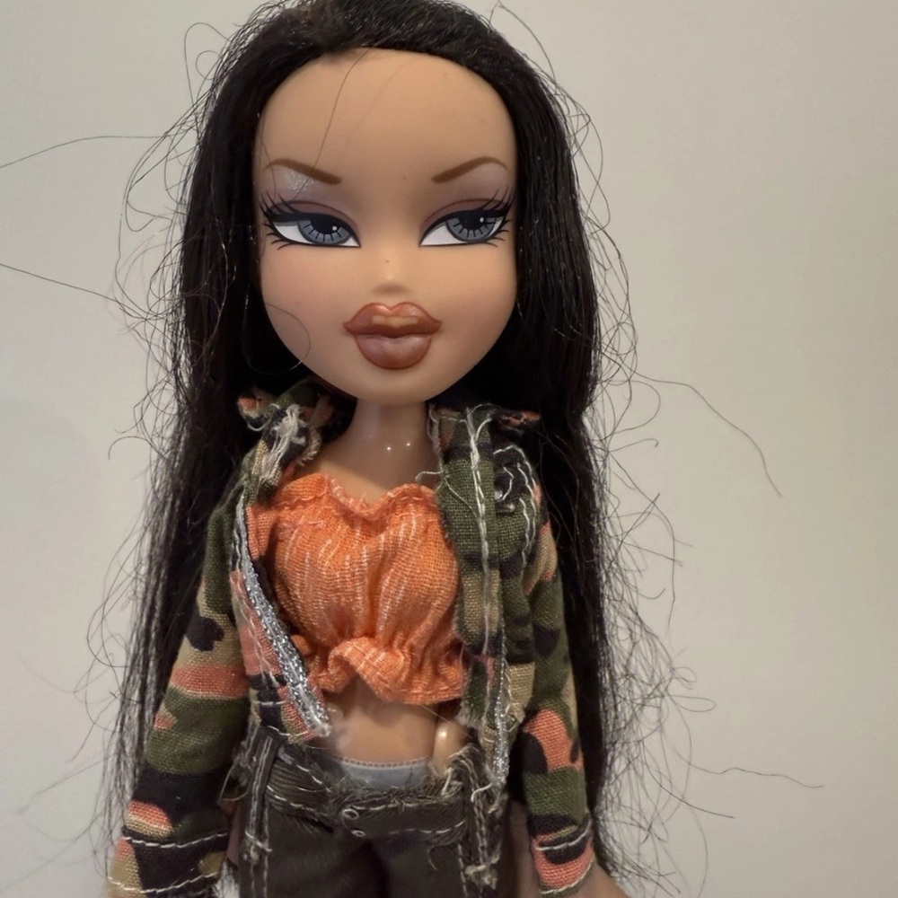 2/$75 vintage bratz doll 💕